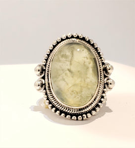 Oval Shaped Cushioned Malachite with Cable Silver Design