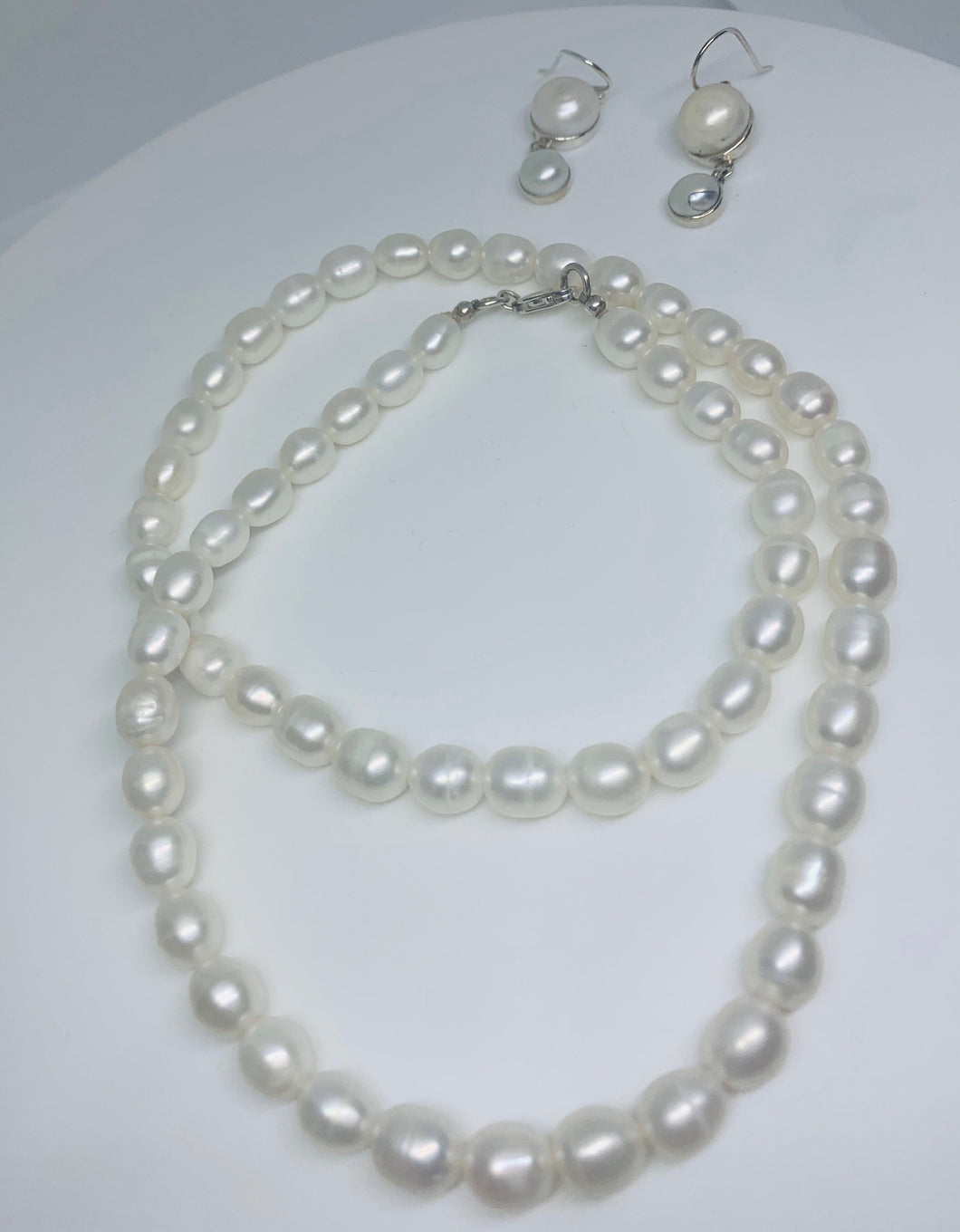 High Quality  Pearl Necklace and Earings Set made in 925 Silver.