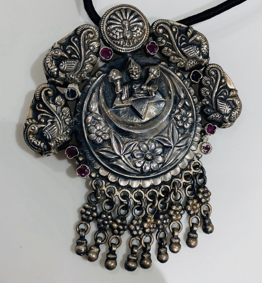 Indian Traditional Pendant made in 925 Sterling Silver.