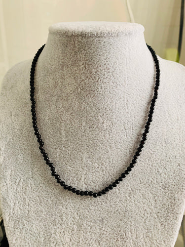 Black bead necklace -small